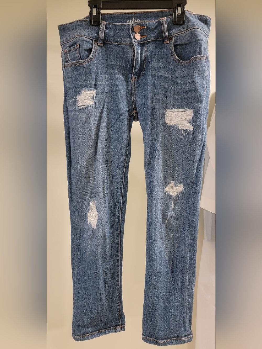 Bundle of Soho New York & Company Cropped Jeans